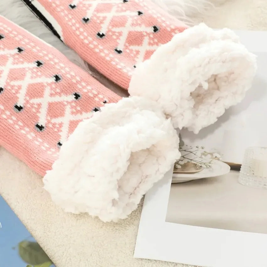 Women’s Winter Thermal Fluffy Socks – Soft Plush Non-Slip Floor Slippers with Short Fuzzy Grip and Zipper