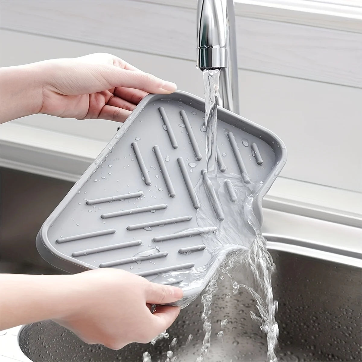 Sink Silicone Tray with Drain – Soap & Sponge Holder, Countertop Scrubber Brush Storage Rack, Kitchen Organizer