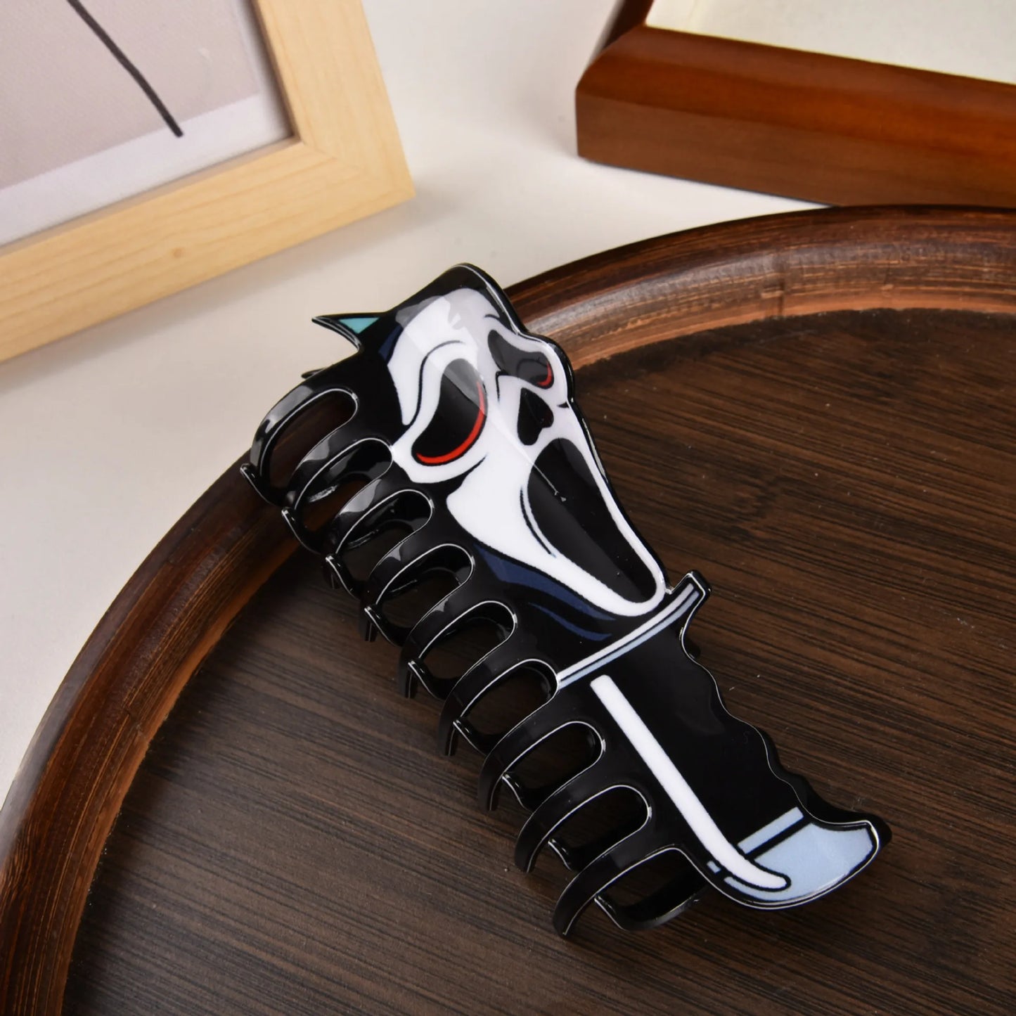 New Horror Series Hair Clips — Acrylic Claw Clips with Clown, Crab, and Shark Designs, Halloween Hair Accessories for Women