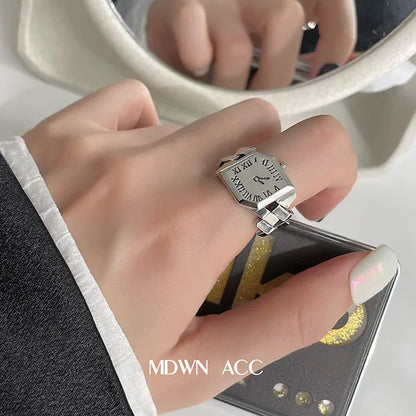 Kiss Jewelry Digital Quartz Finger Watch Ring – Mini Elastic Punk Style Clock Ring for Women, Men & Couple Teens Accessory