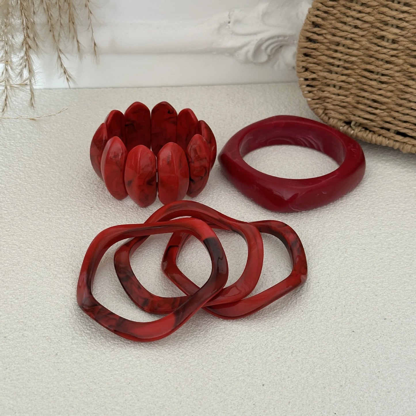 KMVEXO Vintage Wide Red Geometric Resin Bangles – Irregular Chunky Acrylic Bracelets for Women Summer Gift