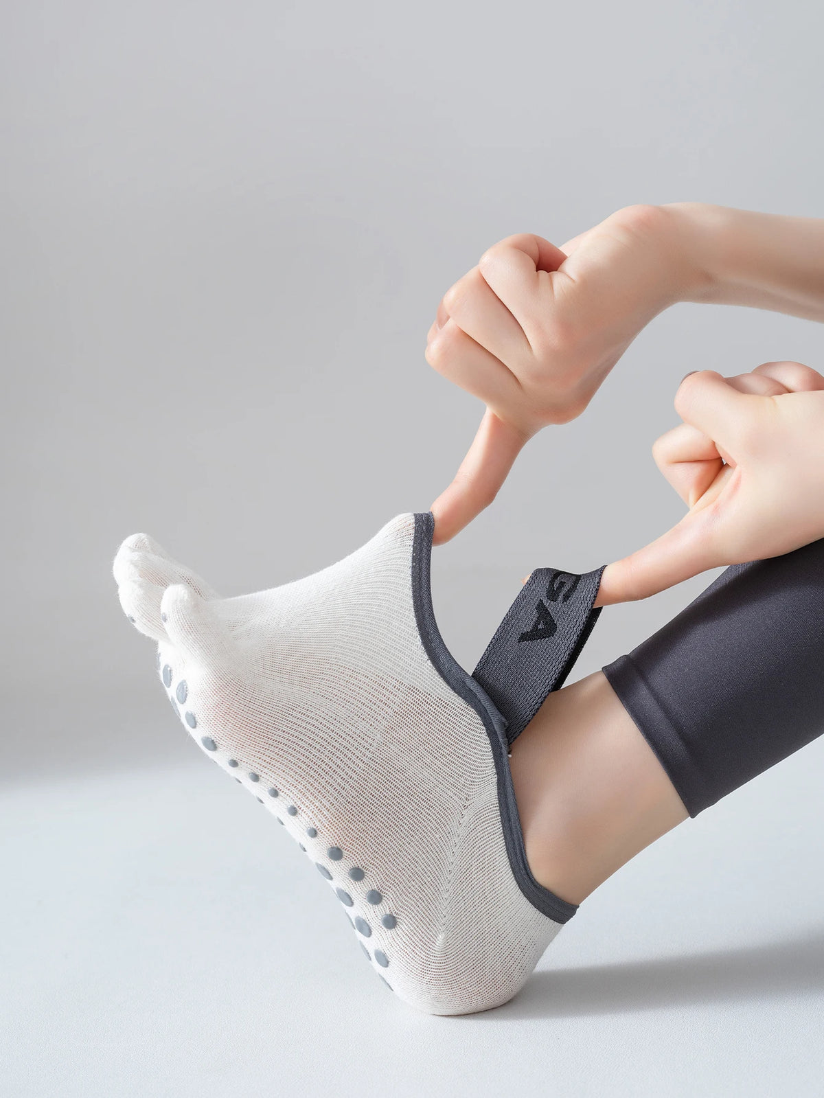 Women’s Five-Toe Grip Socks - Non-Slip Yoga, Pilates & Fitness Socks
