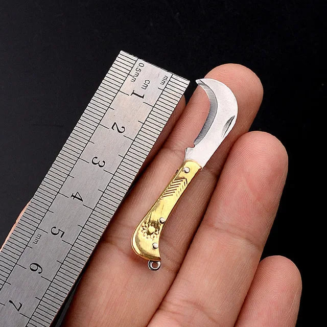 5cm Mini Folding Knife Keychain – Acrylic & Brass Portable Blade Pendant for Camping, Outdoor, and Everyday Carry