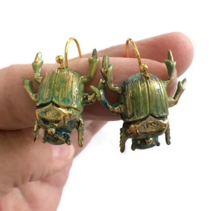 Vintage Green Beetle Earrings - Classic Insect Pendant Jewelry for Women