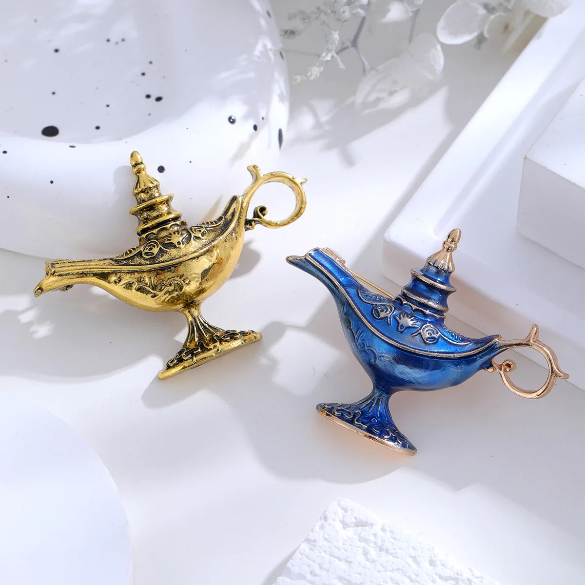 EASYA Retro Lamp Brooch – Men's Suit Collar Lapel Pin for Wedding, Banquet & Fashion Jewelry