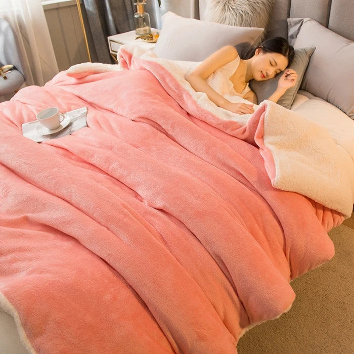 Wool Throw Blanket – Double-Sided Warm Winter Bedspread for Queen Beds & Camping
