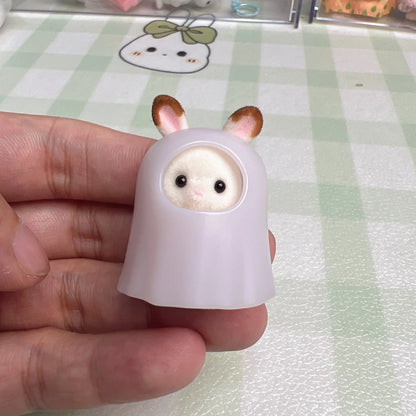 Sylvanian Families Blind Keychain Accessories – Original Mini Figures & Kids’ Toy Kitchen Set