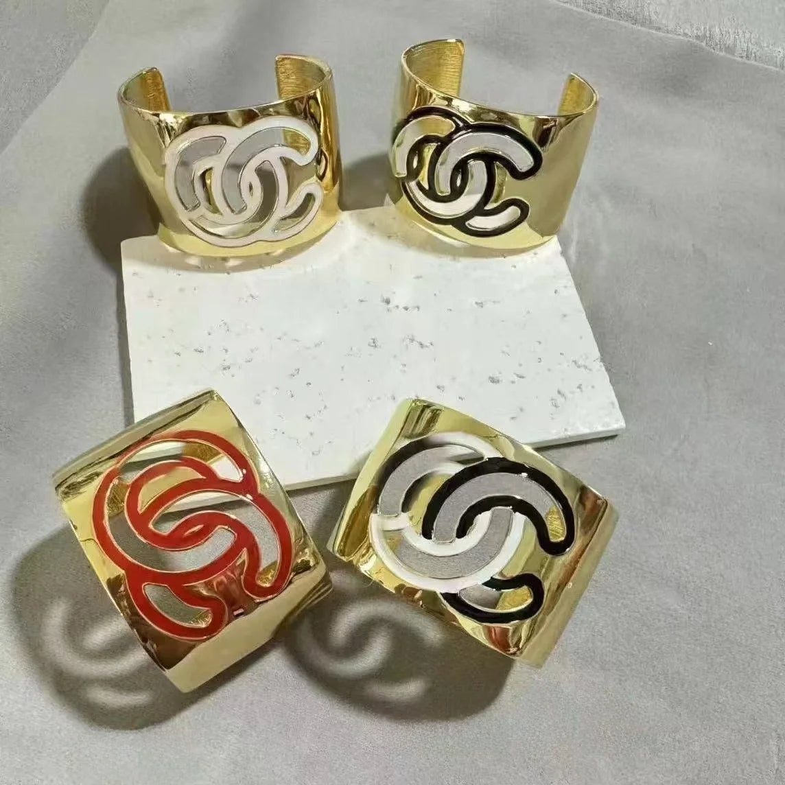 Gold Enamel Hollow Narrow Bracelet & Colorful Earrings Set — Classic Fashion, Lightweight Alloy Jewelry with Luxury Look