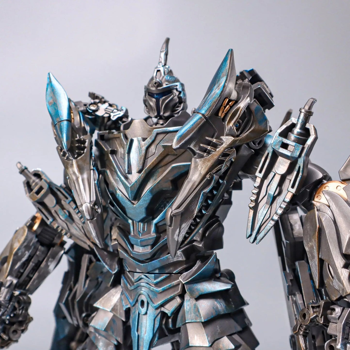 BAIWEI TW-1104 Strafe Transformation Robot Figure – 27cm Action Toy