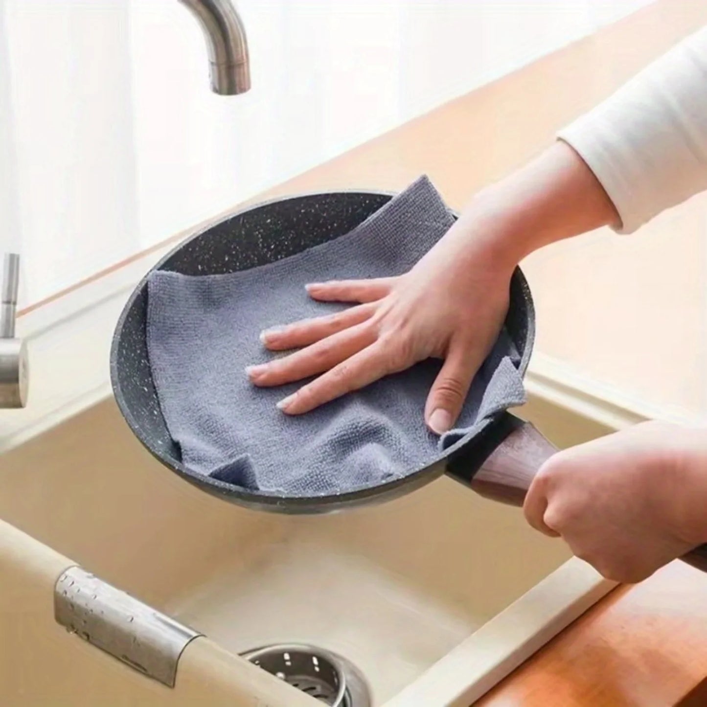 Microfiber Dish Cleaning Cloth - Reusable Double-Sided Kitchen Towels for Dishes, Utensils & Glassware, 50 Sheets/Roll