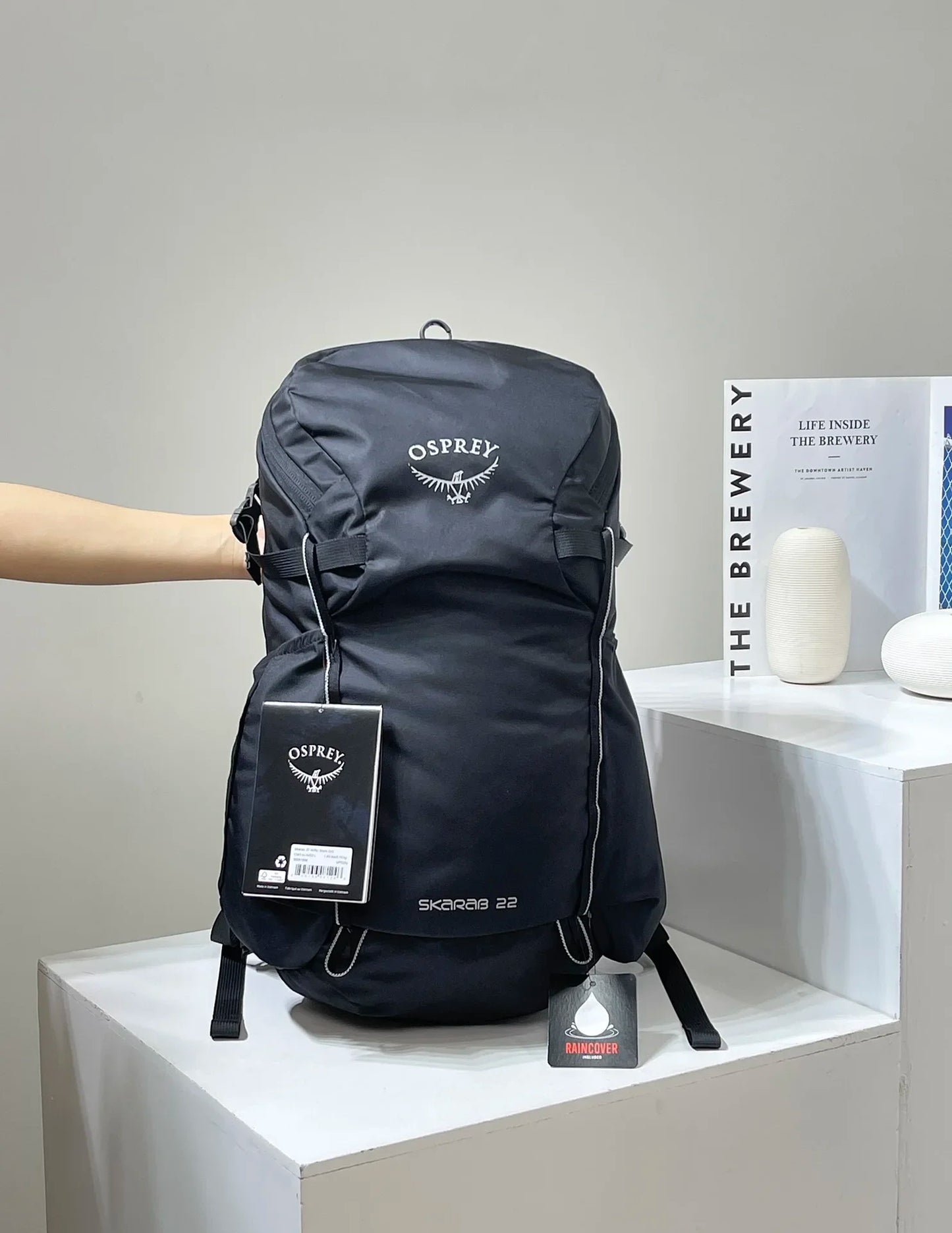 Osprey Professional Outdoor Backpack - Beetle Kitty 22L & 30L Hiking & Camping Bag for Men & Women, Waterproof