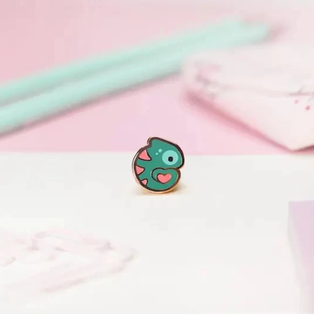 Tiny Love Chameleon Enamel Pin — Cute Heart Kawaii Animal Accessory