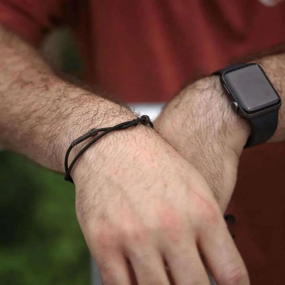 EDC Survival Bracelet - Adjustable Outdoor Camping Wristband with Emergency Glass Breaker Tool