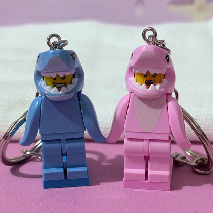 2Pcs Cartoon Shark Couple Keychains - Pink & Blue Heart-Shaped Building Block Keyrings for Friends Gifts