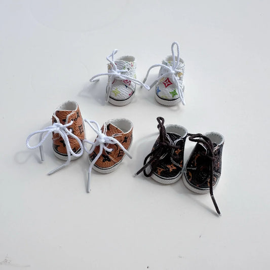 17CM LABUBU Doll Shoes – Lace-Up Printed Sneakers Pendant Accessory for Labubu Dolls