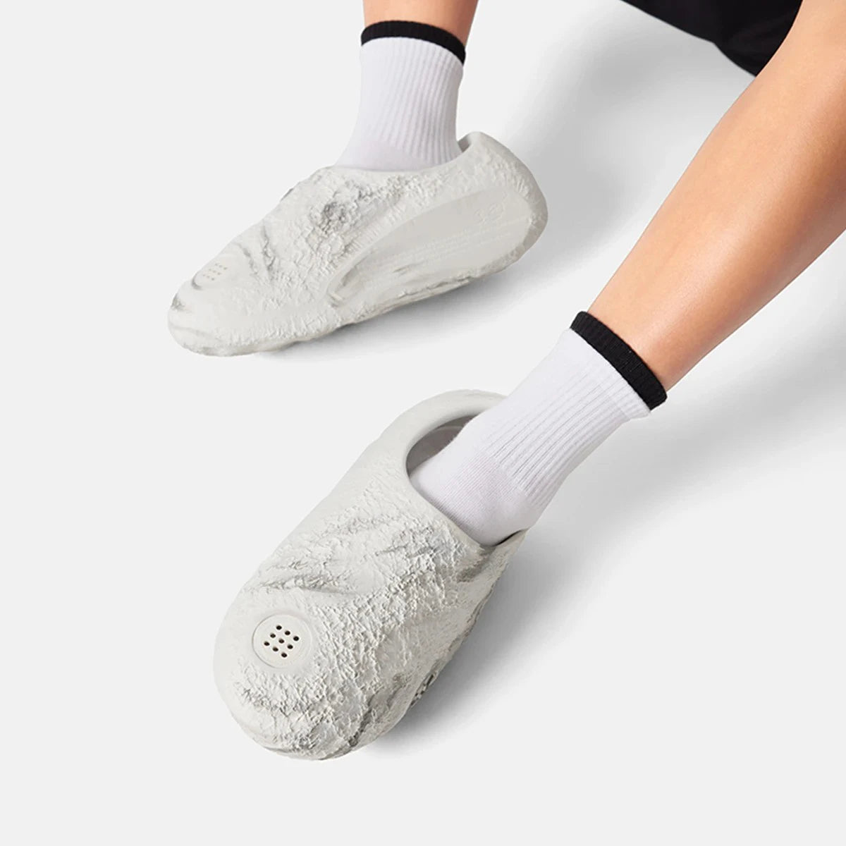 Li-Ning WADE LUNAR ROCK Basketball Slides - Lightweight Outdoor Sandals with BOOM Rebound Comfort ABTV009