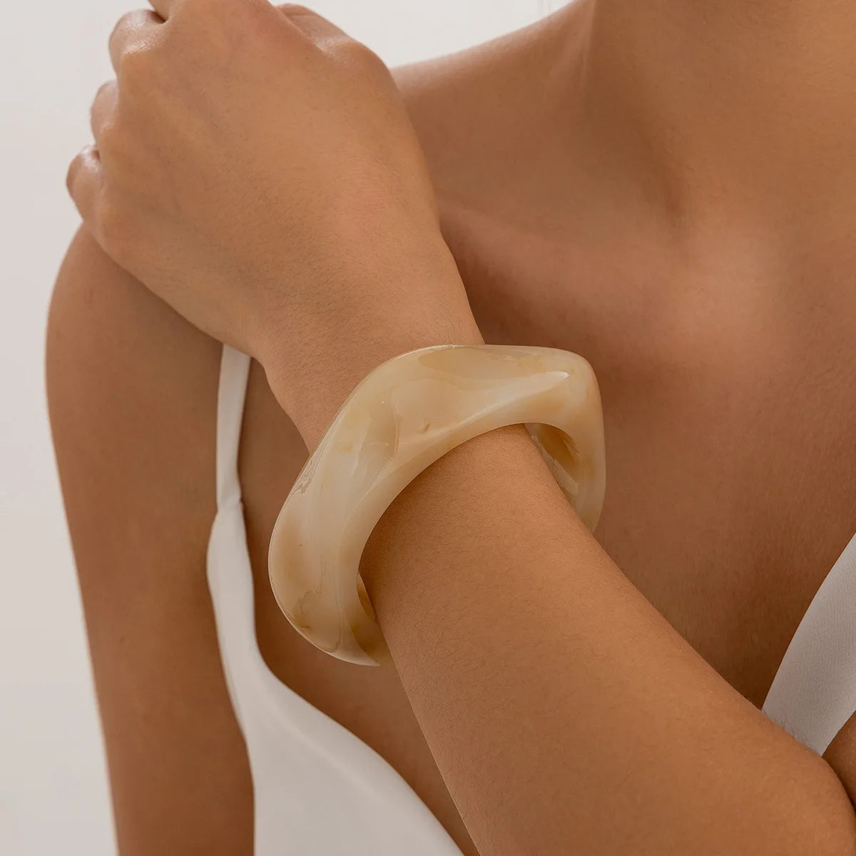 DIEZI Punk Big Geometric Acrylic Bangles – Irregular Wide Hip Hop Bracelets for Women & Men