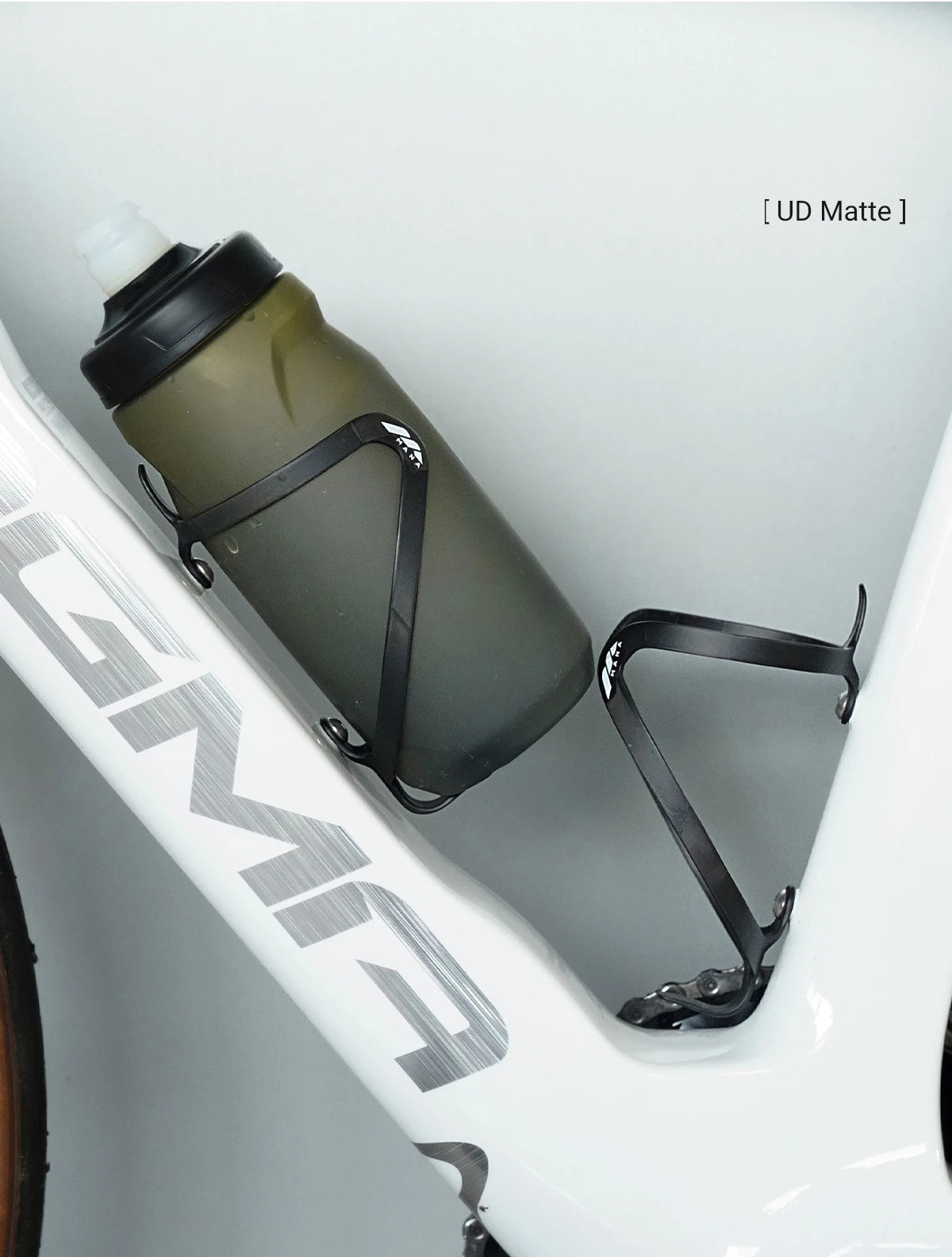 MANA 12g Marble-Pattern Carbon Fiber Bicycle Bottle Cage — Ultra-Light Full Carbon with Aluminum Alloy Screws for Road/MTB/Gravel
