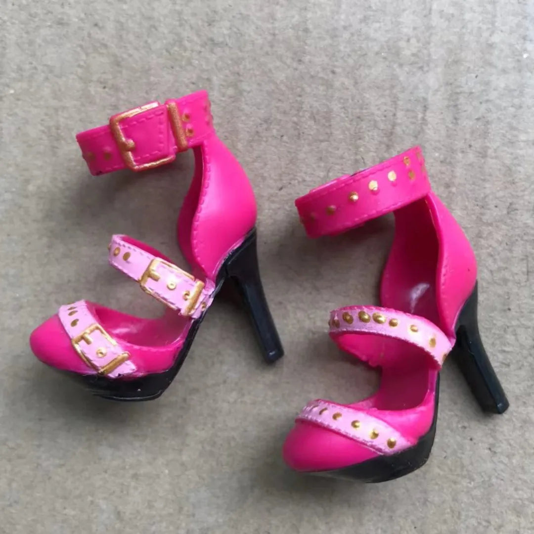 Rainbow Doll Shoes – Boots, Sandals & High Heels for DIY Doll Dressing in Black, Green & Red