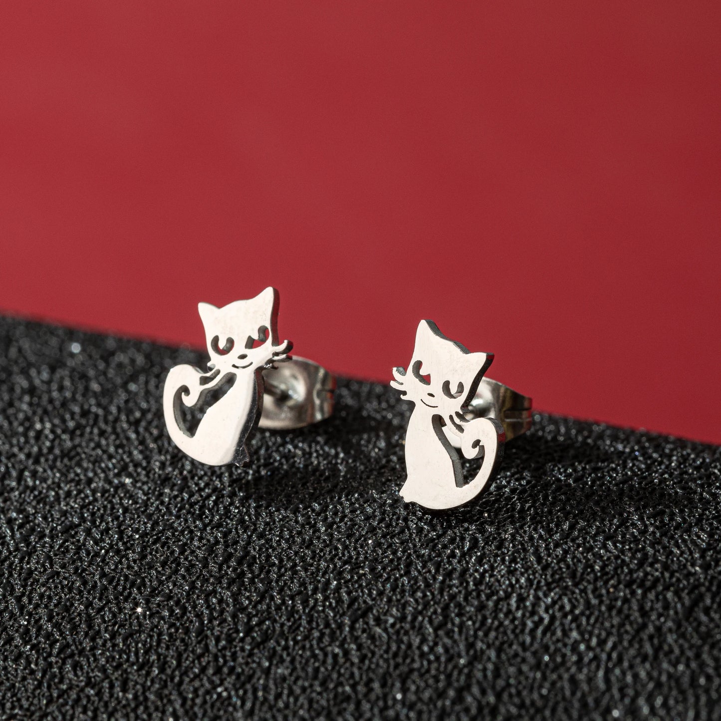 Jisensp Cartoon Cat Earrings — Cute Stainless Steel Kitten Studs for Women & Girls, Funny Animal Jewelry
