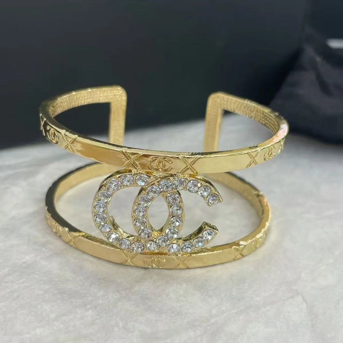Gold Enamel Hollow Narrow Bracelet & Colorful Earrings Set — Classic Fashion, Lightweight Alloy Jewelry with Luxury Look