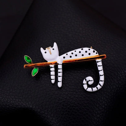Women's Fashion Cat Brooch Pin - Cute Animal Jewelry Accessory for Clothing, Bags & Stylish Decor