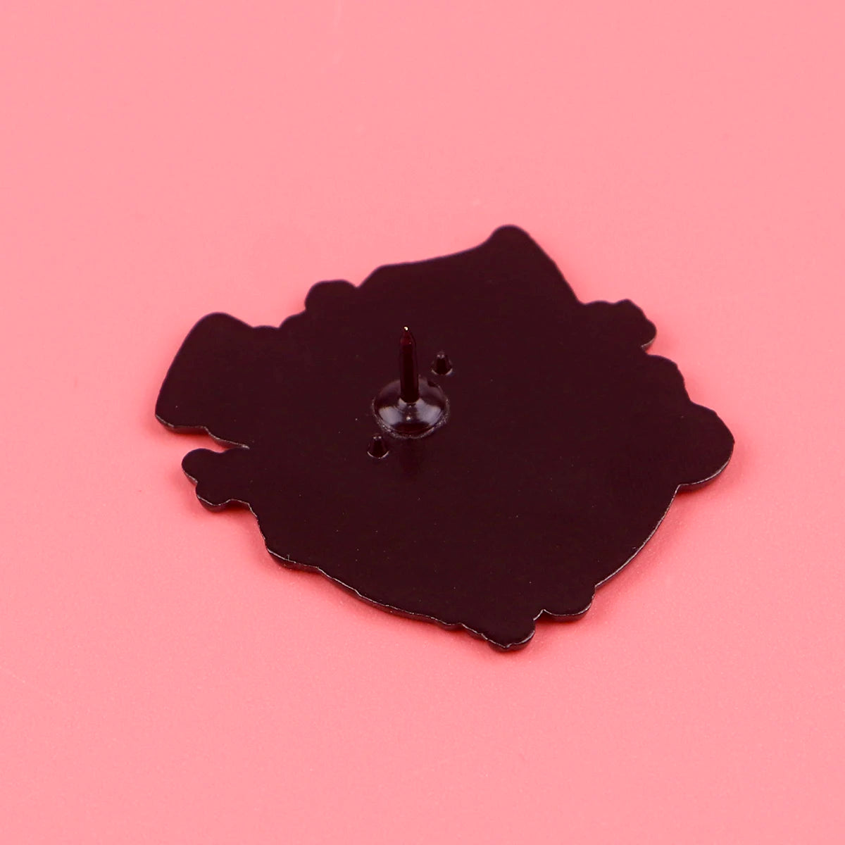 Cute Black Cat Enamel Pin – Animal Brooch Lapel Pin for Backpack, Clothing, Witch Jewelry & Halloween Gifts