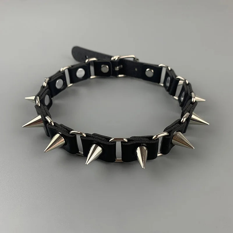 Riveted Leather Necklace – Gothic Style Punk Collarbone Chain, Black Halloween Neck Jewelry Accessory for Women