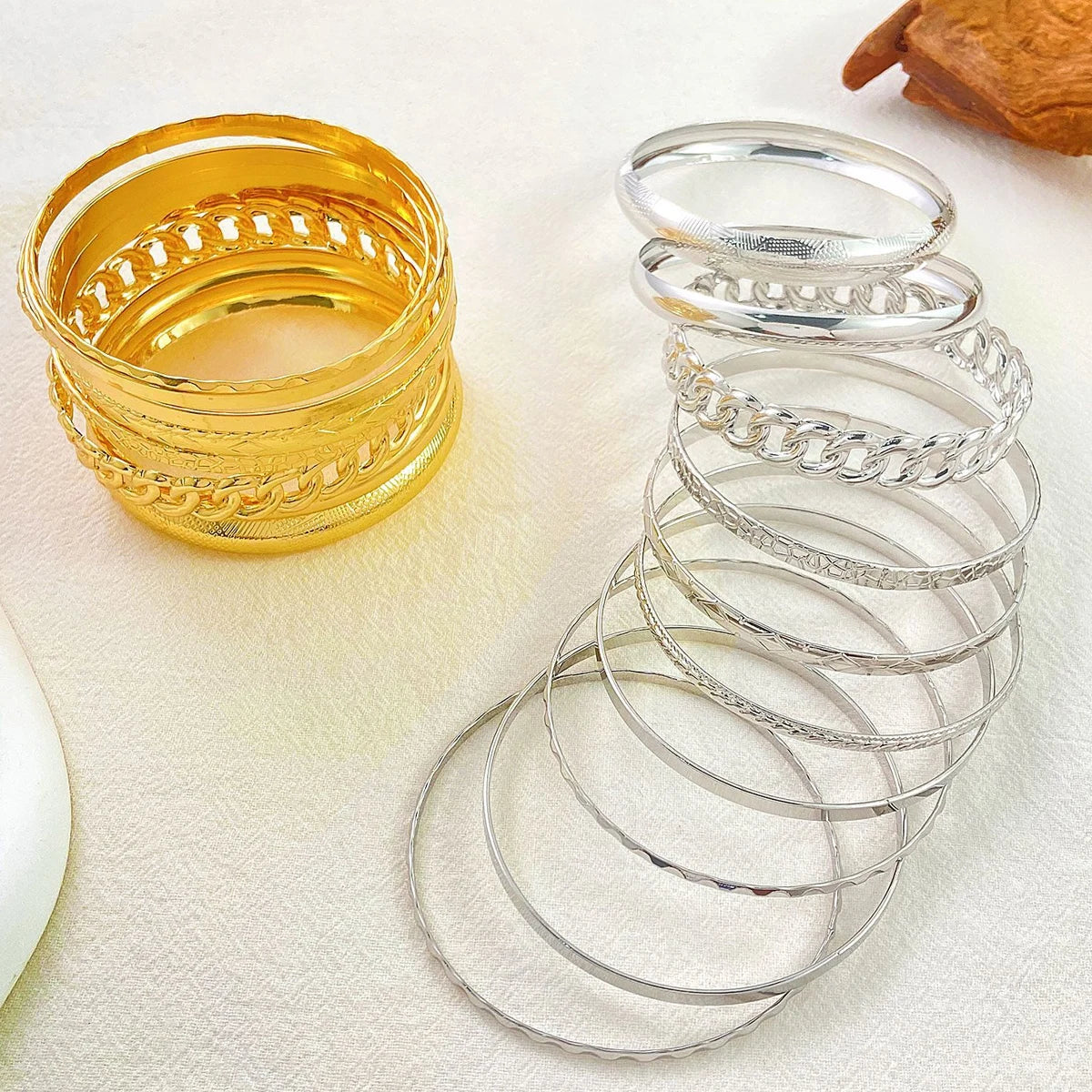 10-Piece Bohemian Retro Wide-Face Gold & Silver Bracelet Set for Weddings and Banquets