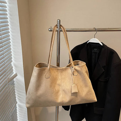 Elegant Suede Shoulder Bag - Stylish Bucket Handbag with Spacious Storage & Versatile Underarm Tote Design