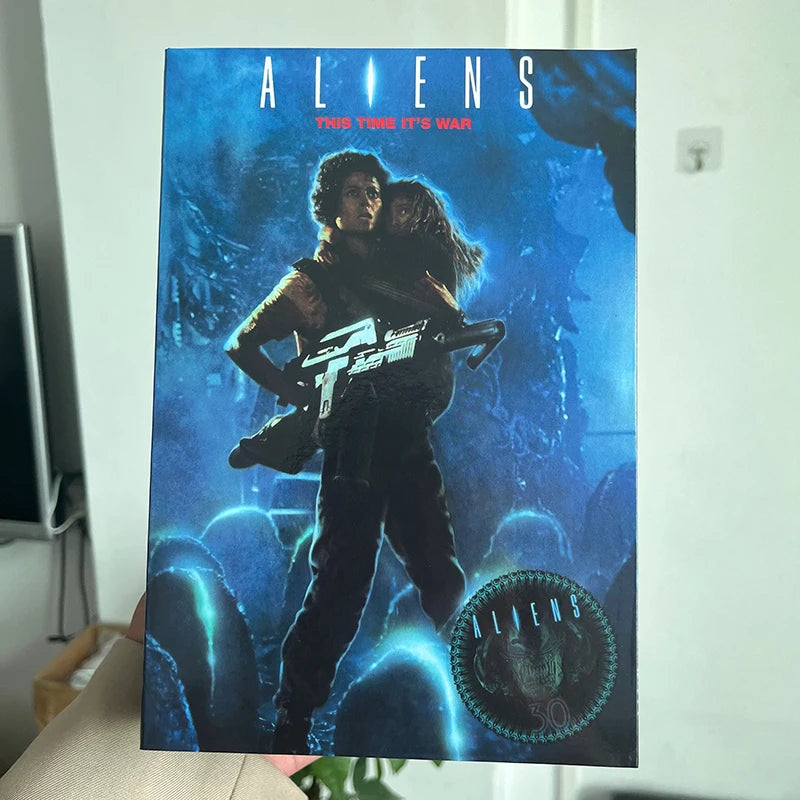 NECA Alien 2 LT Ellen Ripley & Newt Figure – Giger Xenomorph Facehugger Collectible Action Model Toy, Perfect Gift