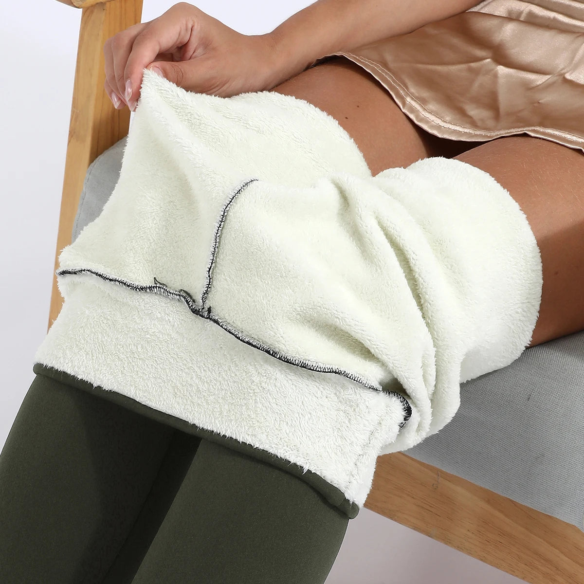 Women’s Velvet Leggings – High-Waist Thick Thermal Stretch Pants, Warm Winter Cold-Resistant Tights
