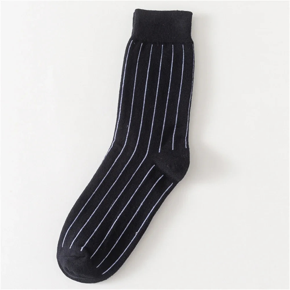 Colorful Striped Art Socks for Men – Rainbow Zebra Pattern Winter Fashion Crew Socks, Unisex Business Casual Combed Cotton Dropshipping Socks