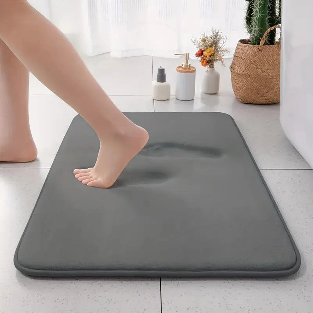 Thickened Flannel Bathroom Floor Mat – Absorbent, Non-Slip Solid Color Door Rug for Bathroom Entrance