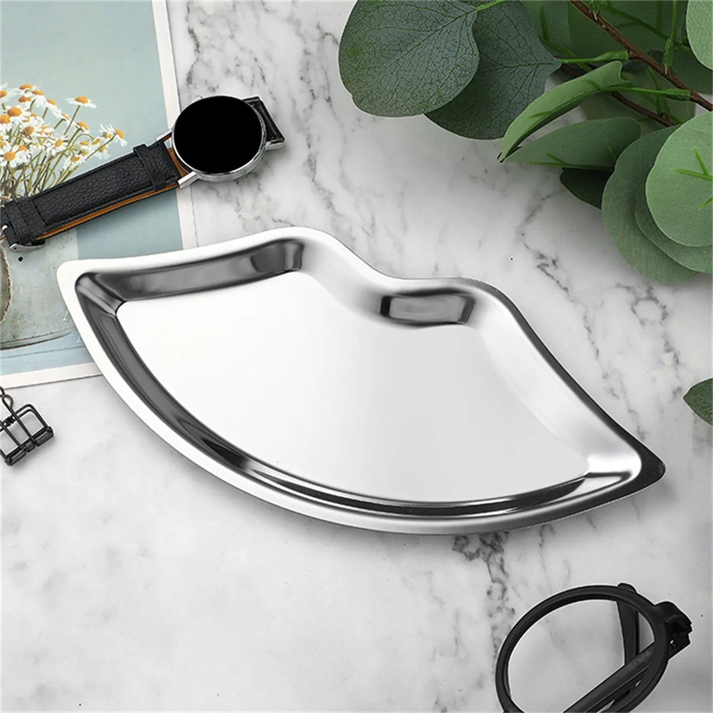 Korean Style Stainless Steel Lip-Shaped Jewelry Tray - Chic Home Cosmetics and Jewelry Storage Decor