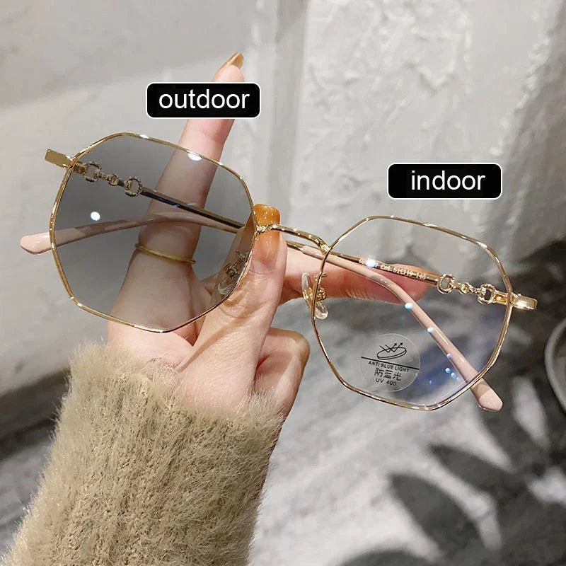 Women's Smart Photochromic Prescription Glasses – Color-Changing Outdoor Sunglasses for Myopia