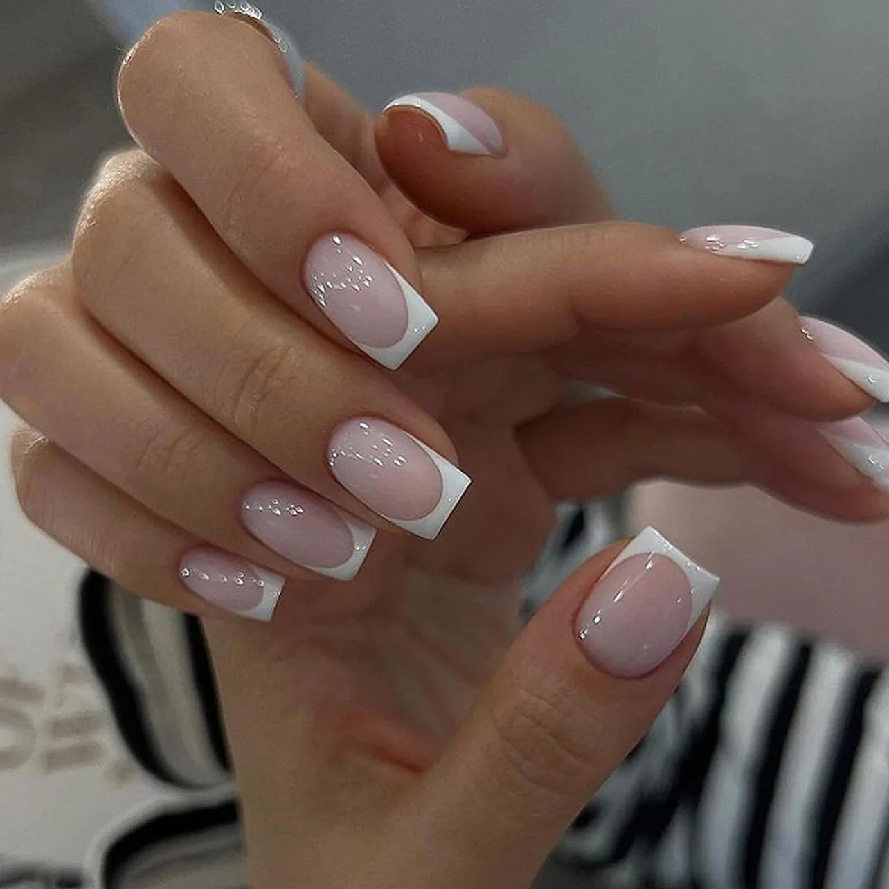 24Pcs Square Press On Nails - Nude White Gradient French False Nail Tips with Full Cover Short Design