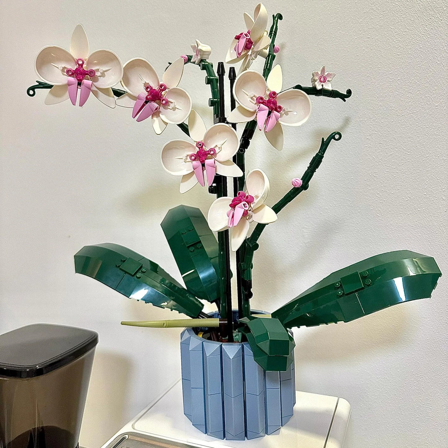 Building Block Orchid Flower Set – Assembled Plastic Potted Plant Toy Compatible with LEGO Bricks, Home Decor Gift for Girls