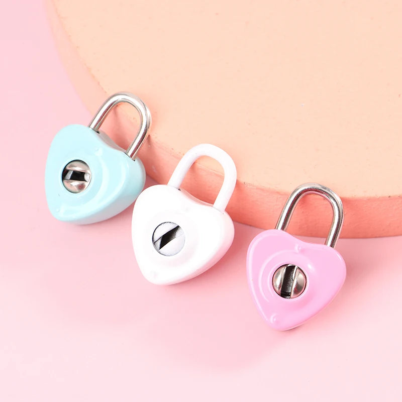 Vintage Heart-Shaped Metal Mini Padlock – Key Lock for Bags, Suitcases, and Luggage Boxes with Key