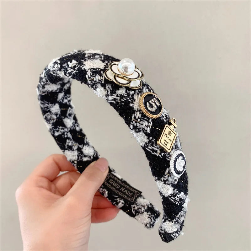 Black & White Camellia Embroidery Hairband – Woolen Weave Padded Headband for Women, French Fashion, Autumn/Winter 2023