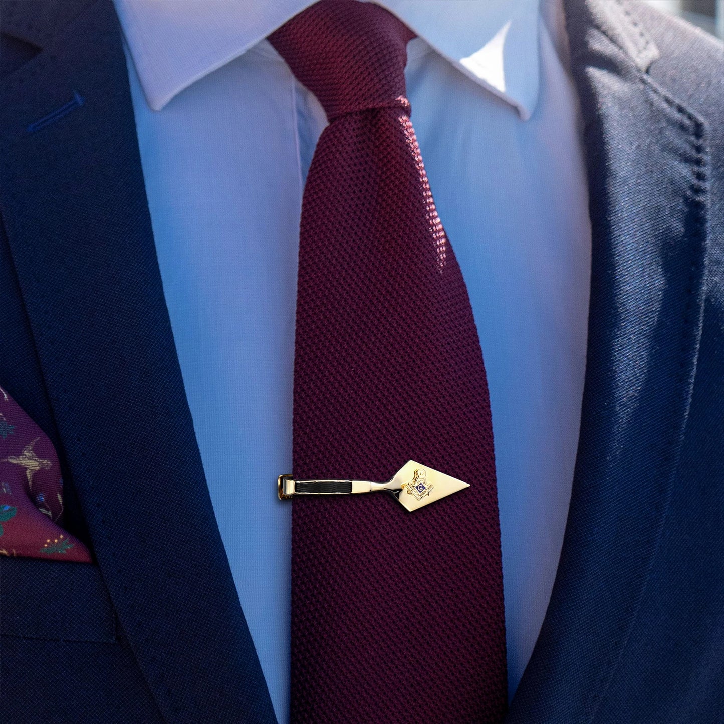 Classic Masonic Compass Tie Clip - Golden Freemason Emblem Suit Accessory for Men