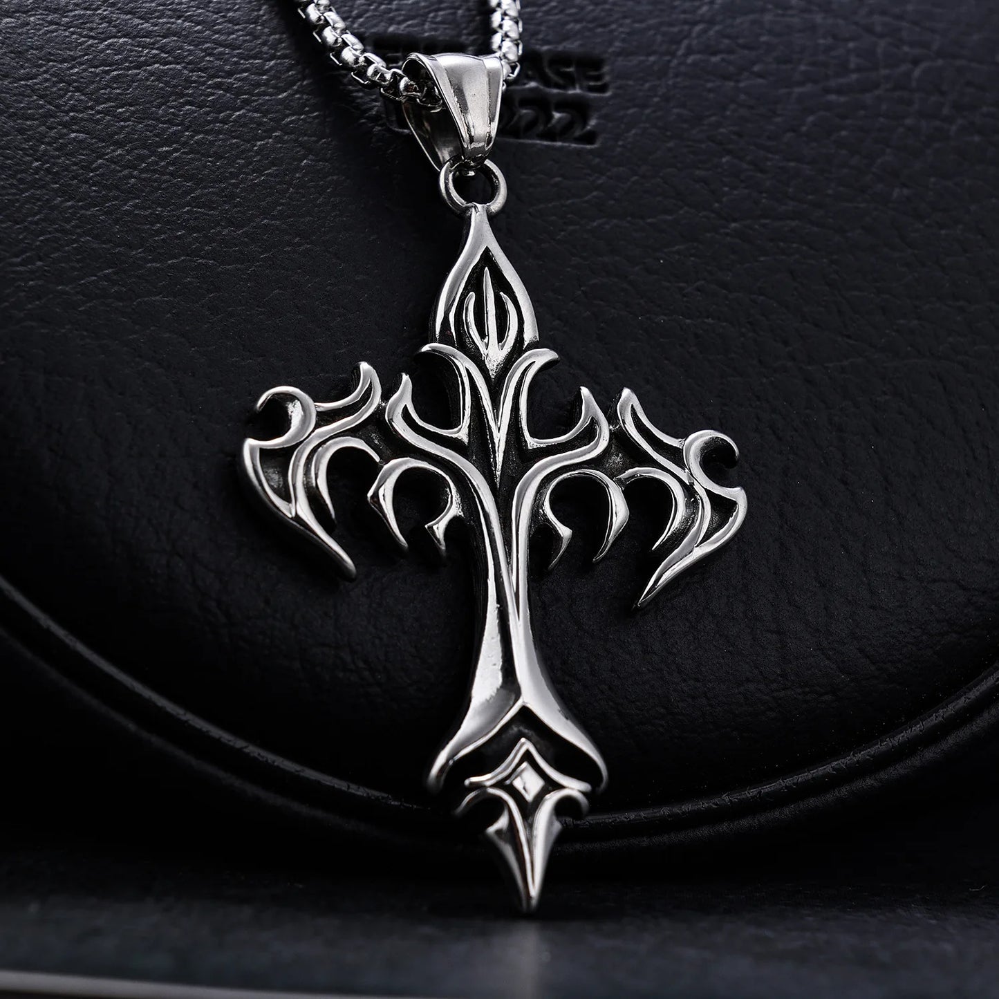Stainless Steel Flame Retro Cross Necklace – Titanium Steel Casting Pendant for Men, Stylish Vintage Design