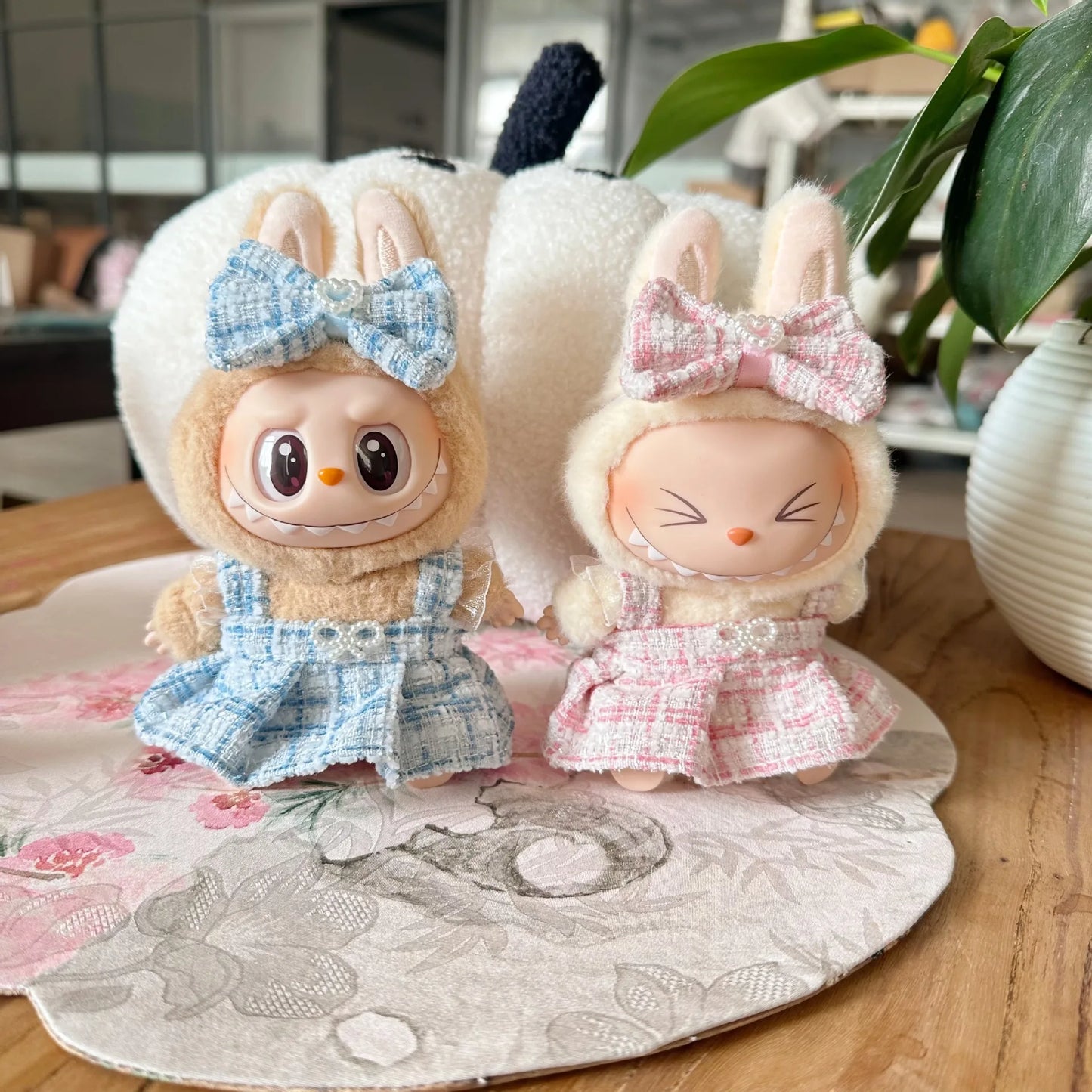 Cute Labubu Doll Outfit Set – Classic Dress for 17cm V2 Mini Dolls, Clothing Accessories for Kids Gift