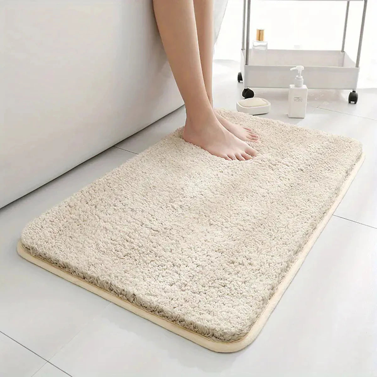 Anti-Slip Bathroom Floor Mat – Water-Absorbent Bath Rug for Home Decoration