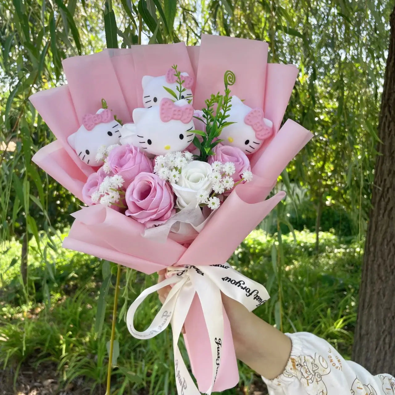Kawaii Hello Kitty Cat Dolls with Artificial Flowers – Creative Sanrio Bouquet for Christmas, Valentine’s & Birthday Graduation Gifts