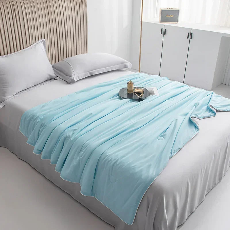 High-Quality Cooling Blanket – Smooth Air-Conditioning Comforter, Lightweight Summer Quilt with Double-Sided Cooling Fabric