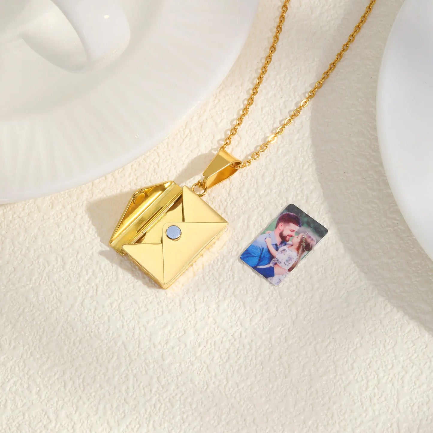 Vnox Custom Envelope Photo Necklace – Stainless Steel Personalized Pendant for Women & Girls