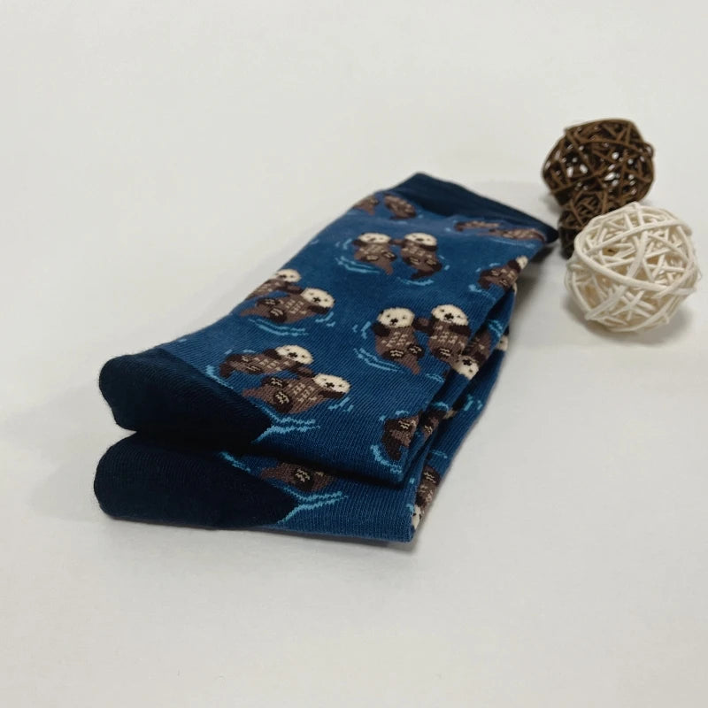 Cute Otter Swimming Mid-Calf Men’s Socks – Comfy Novelty Socks for All Seasons