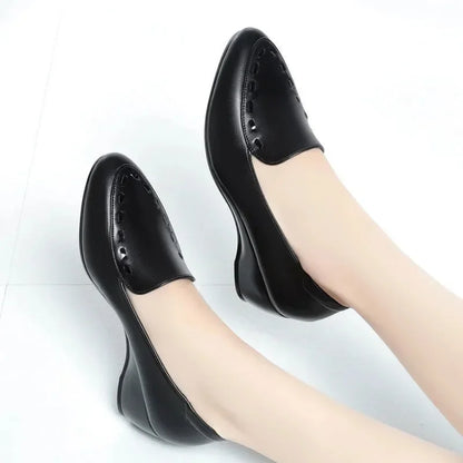 Women’s Lightweight Wedge Heel Shoes – Spring & Autumn Casual Black Leather Pumps for Home & Outdoor Comfort
