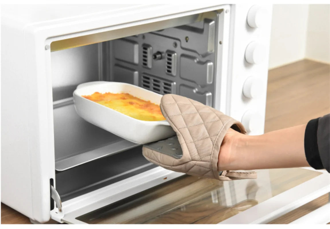 Fish-Shaped Silicone Oven Gloves – Anti-Scald Kitchen Gloves for Trays, Dishes & Multi-Purpose Use
